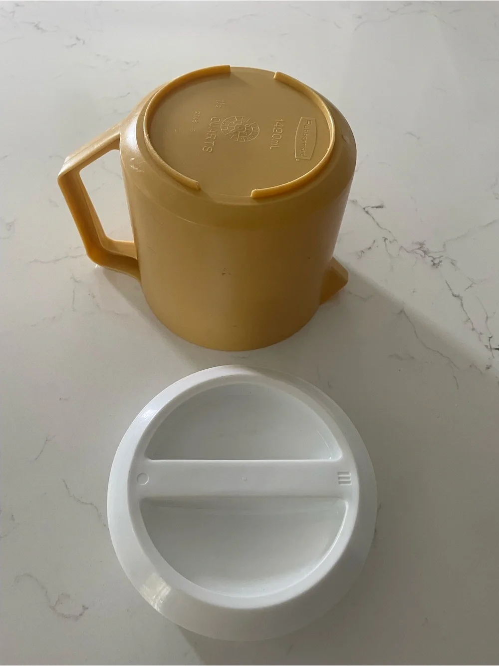 Rubbermaid plastic pitcher